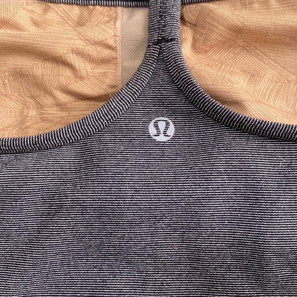 Lululemon power Y tank us10 - Picture 3 of 7